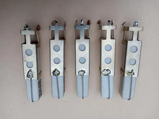 Резистор постійний керамічний  10 Ом   10W ? З аукціону