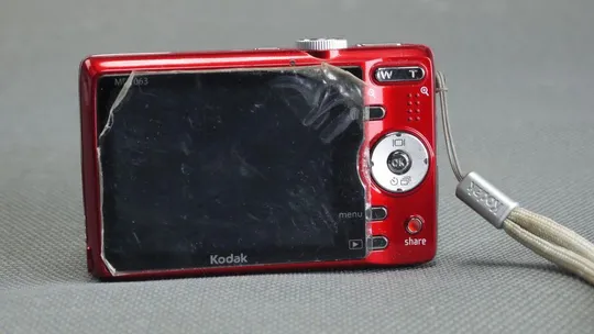 Купити Цифровой фотоаппарат 10.0Mpix Kodak EasyShare MD1063 + x3.0 Optical Aspheric lens червоний Вживане