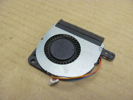 6-51 Вентилятор (кулер, FAN) G61C0001P210 для Toshiba Portege Z30 Z30-A Z30T Z30T-A оригінал Інтернет-аукціон