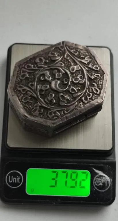 Серебряная коробочка табакерка 19 века с узорами 925 проба, Англия bn339 Де купити