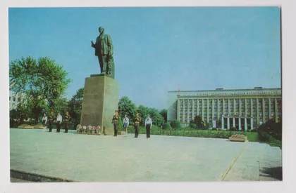 фото, УЖГОРОД - ПАМЯТНИК ЛЕНИНУ - ПИОНЕРЫ = открытка