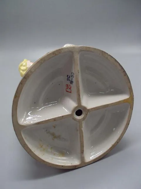 Фигура фарфор статуэтка Киев балет балерины завязывают пуанты высота 27,8 см №1292 Недорого