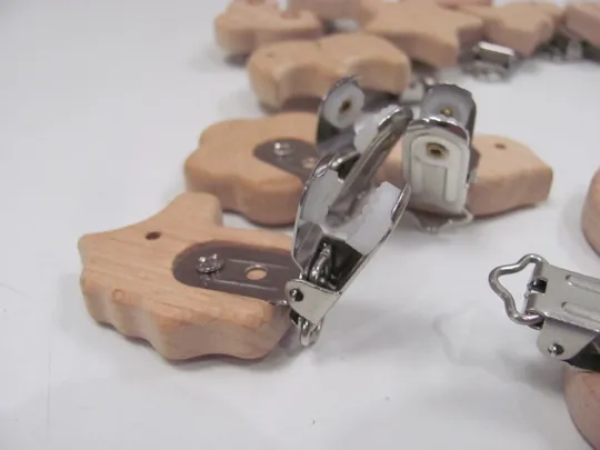 набір дерев’янич затискачів із харчового бука  для ланцюжка на одязі (8) Недорого