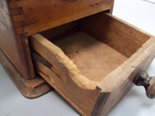 Кофемолка Zassenhaus r.z. fabrik-marks Qualitatsware винтаж высота 23-23,5 см №13239 З аукціону