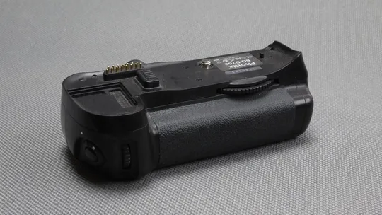 Батарейный блок Phottix BG-D700 (Nikon MB-D10) для Nikon D300 D300s D700 China Вживане З аукціону
