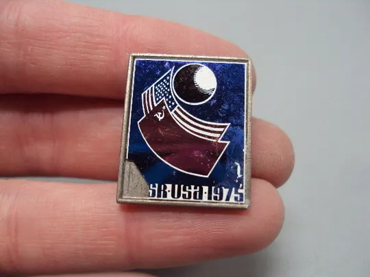 Знак космос флаги СССР и США стекло USSR 1975 USA Аполлон Полет кораблей партнеры ситалл №17322 З аукціону