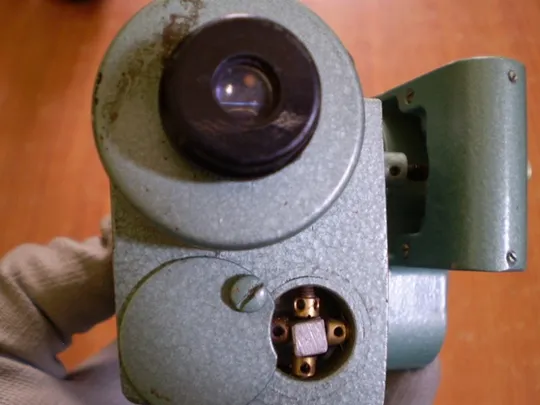 Геодезичний прилад нiвелiр Н-3 .Запчастини. На торгах