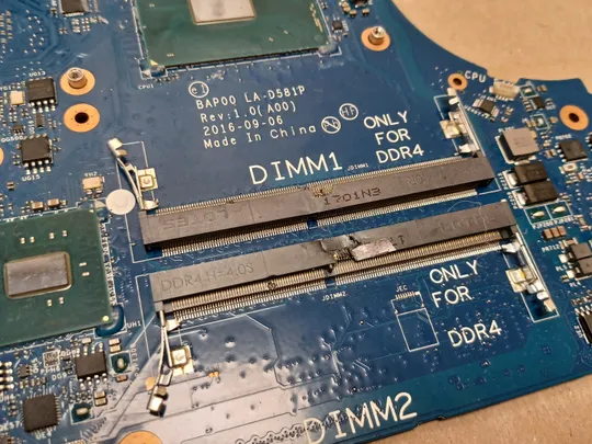 номер1058-18 материнська плата  BAP00 LA-D581P SR32Q i7-7700HQ для Dell Alienware 13 R3 Mainboard Материнка Основна плата Системна плата Плата системи Laptop motherboard мамка ноутбучна плата оригінал З аукціону