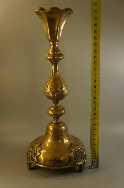 Подсвечник цветы розы Генневерг Варшава Br : HENNEBERG w WARSZAWI латунь высота 28,5 см (№780) Продаж