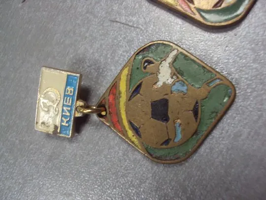 Купити знак футбол ссср подвес брелок лот 2 шт №1544