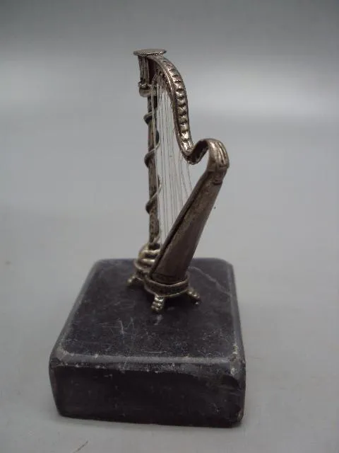 Фигура на подставке статуэтка арфа серебро 800 проба вес 130 г высота 8,2 см и 6,3 см №15 З аукціону