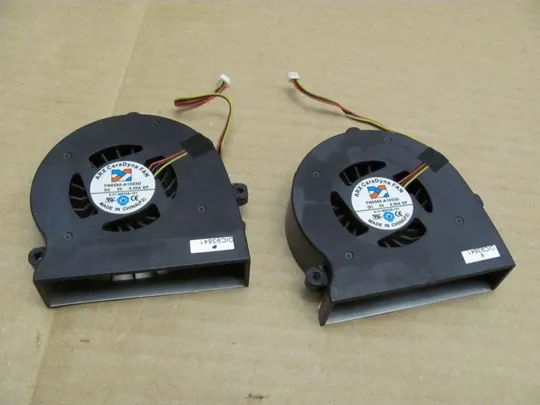 555-8 Вентилятор (кулер, FAN) для Clevo W87CU оригінал Ціна