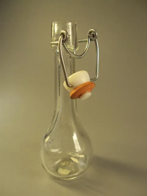 Бутылка бутылочка стекло с фарфоровой пробкой высота 12,5 см, с пробкой 13,6 см (№ 1779) Характеристики