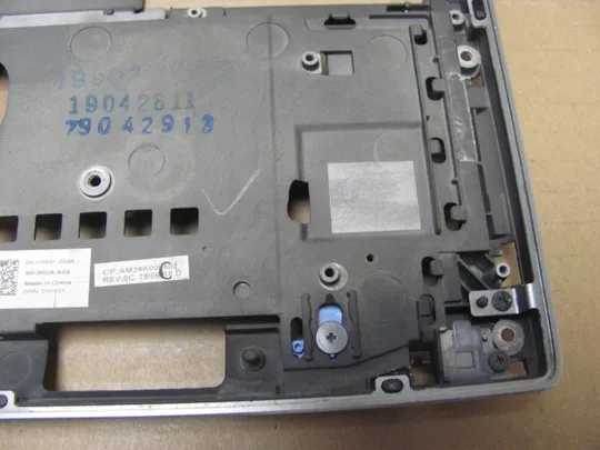 номер0994-1 Кришка дно піддон корпуса Нижний корпус (дно) для ноутбука Низ дно поддон 015CDM 01HVX1 AM26K000502 AM2KA000301 для  Dell Precision 17 7730 7740 M7730 M7740 оригінал в Україні