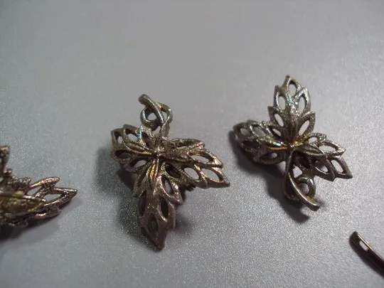 Бижутерия серьги листья листочки запчасти б/у лот №11187 З аукціону