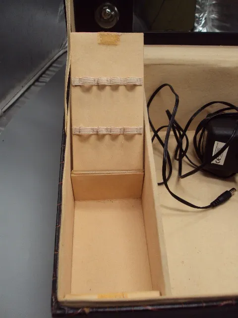 Косметичный чемодан с подсветкой Бьюти кейс органайзер для косметики и украшений 25,6х16,5х32 №18561 Торговий майданчик