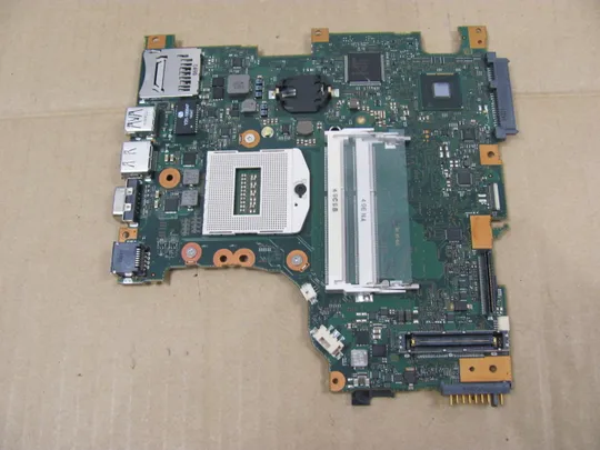 96-23  материнська плата CP667437-01 CP642130-Z3 для FUJITSU LIFEBOOK E754 оригінал Ціна