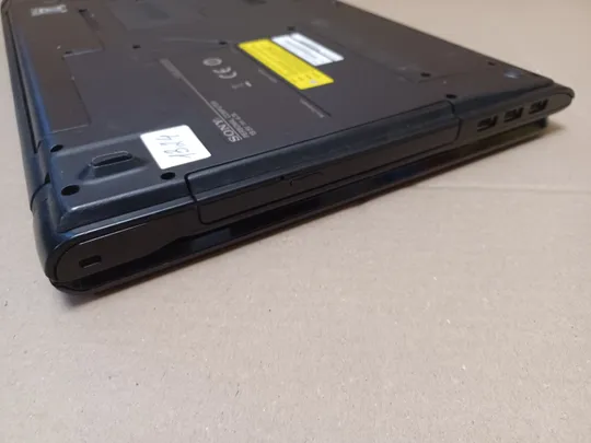 1324 Sony Vaio SVE171A11M 17,3&quot; FHD i7 3612QM 2,1Ghz / 8Gb / 240ssd / Radeon HD7600m 2Gb 128bit / WebCam / Led keyboard + блок живлення Недорого