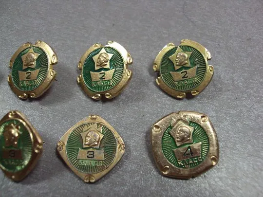 Купити знак средняя школа 1, 2, 3, 4, 5, 7 класс лот 12 шт №4353