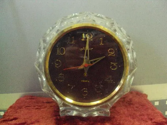 часы настольные маяк кварц хрусталь ссср №10300 Ціна