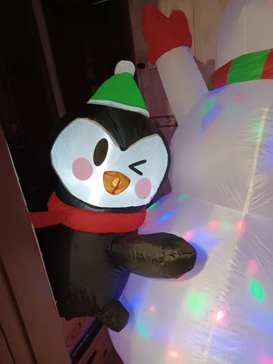 2,2-метровий надувний різдвяний сніговик на вулиці з кольоровим світлодіодом (ящик 27) З аукціону