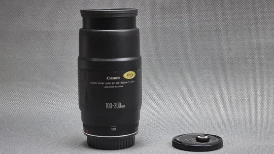 Об&#039;єктив Canon Zoom Lens EF 100-200mm 1:4.5 A Tele-Zoom EF-S MC Ф58mm Вживане Продаж