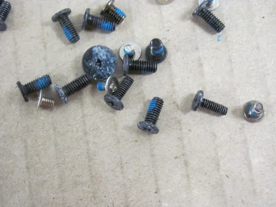 388-20 комплектуюче гвинти   для  LENOVO IdeaPad   310-15, 310-15ISK, 310-15ABR оригінал Продаж