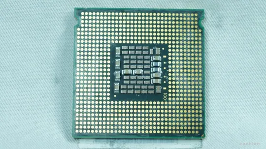 Купити 2х ядра /4х потока Core™2 Duo Xeon 5080 SL968 3.73GHz/4M/667MHz LGA771 130W