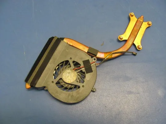 №100-12 система охолодження BA62-00627A FCN для SAMSUNG NP700G7C NP700G7A 700G оригінал Ціна