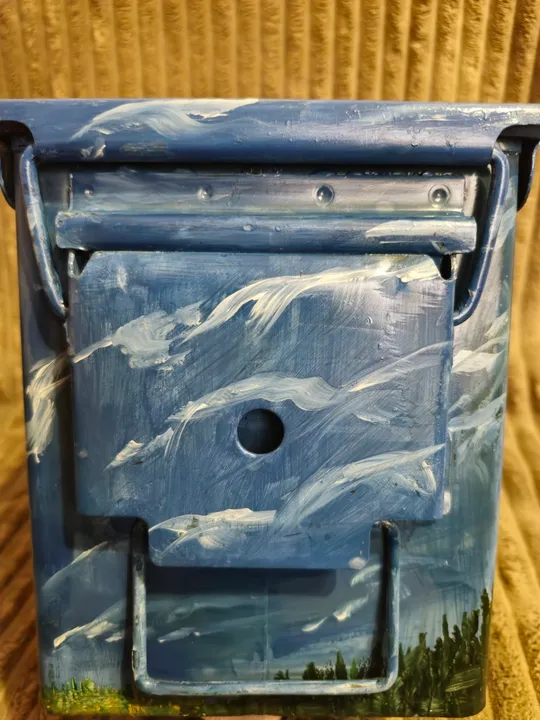 Продаж розписаного ящика З аукціону