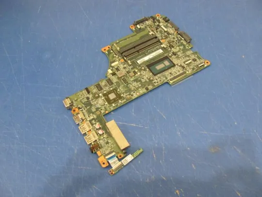 №197-1 материнська плата DABLIDMB8E0 РОБОЧА для TOSHIBA SATELLITE L50-B i5 5700U AMD 7 M 260 2GB орг Ціна