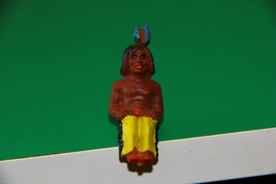 індіанець ГДР 099 ПІДЛІТОК ЩО СИДИТЬ Олександр Гейнер РІДКІСНІ КОЛЬОРИ Ціна