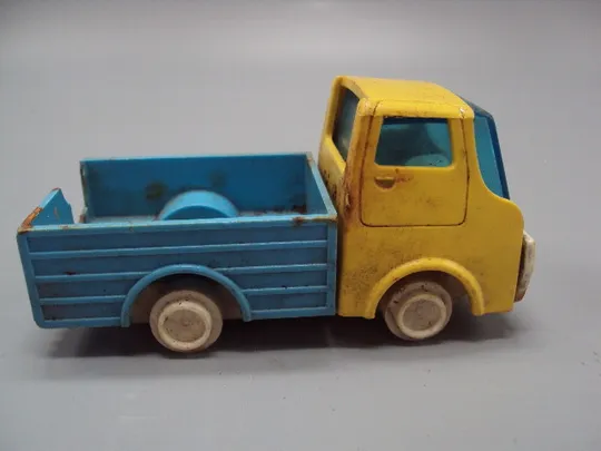 Модель машинка грузовик ДЗИ игрушка автомобиль ссср донецкая фабрика игрушек 5,1х10,3 см №15597 Де купити