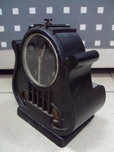 Часы настольные музыкальные Наири ссср рабочие, музыка играет высота 13 см №11407 З аукціону