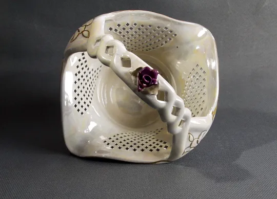 Ваза цукерниця з ручкою кошик прорізна стара радянська порцеляна Вживане Де купити