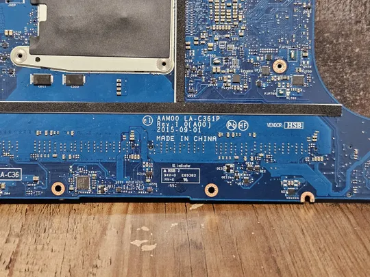 Материнська плата Dell Precision 5510 XPS 9550 LA-C361P 0Y9N5X неробоча Де купити