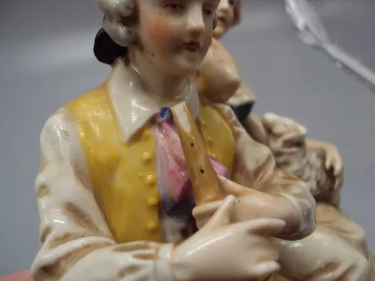 Фигура фарфор статуэтка Германия пастушка и музыкант кавалер и дама с ягненком высота 24 см №13814 З аукціону