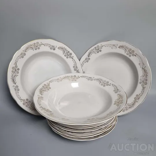 Порцелянові тарілки 9 шт. Ціна