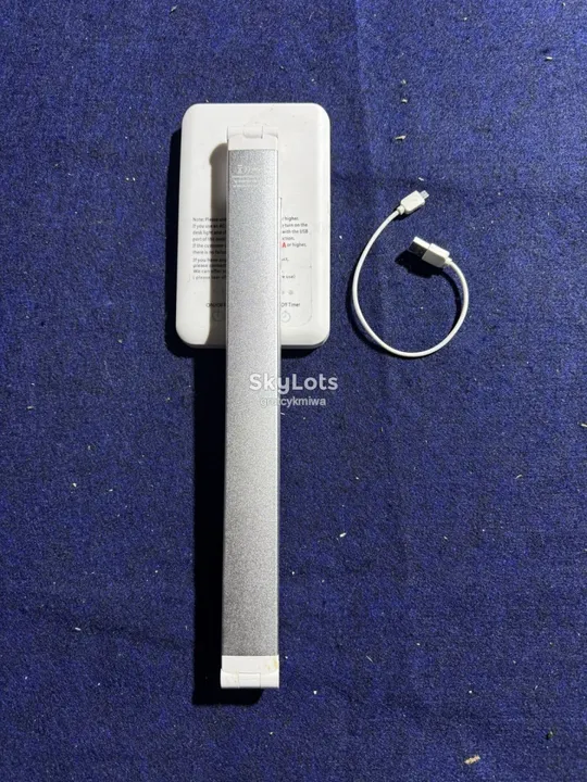 складна настільна лампа.працює з юесбі.має вихід юесбі для підєднання скажімо зарядки.батарейок не місить.кілька режимів свічіння\таймер Ціна