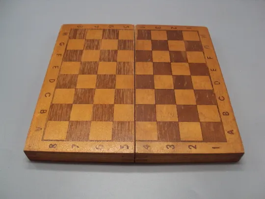 Шахматная доска маленькая дерево 20 х 21 см настольная игра шахматы ссср №18528МЯ Ціна