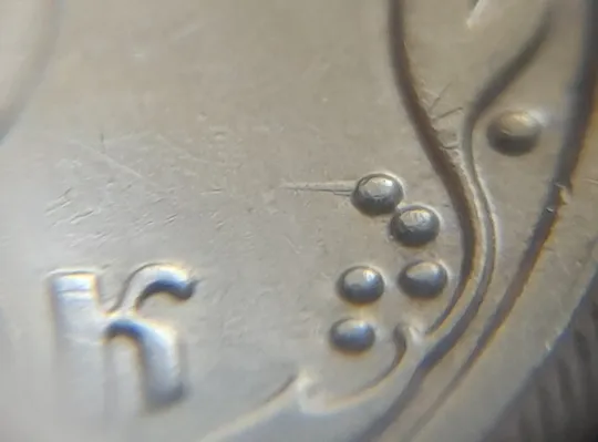 (8040) 10 копійок 2010 царапина штемпеля на реверсі "напівсатурн" (10 копеек 2010 брак) З аукціону