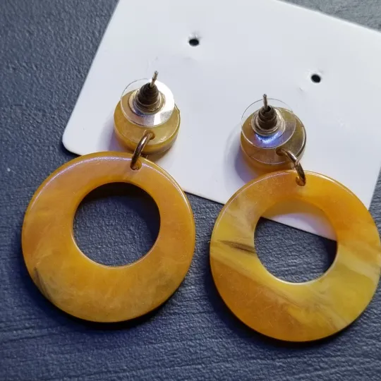 Сережки з глянцевим покриттям Де купити