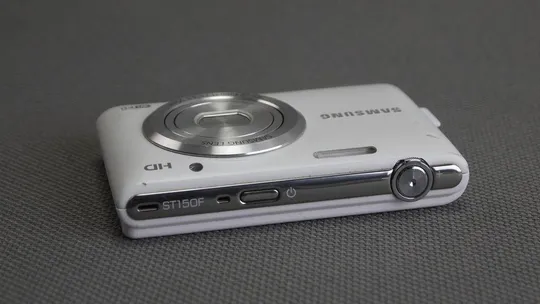 Цифровой фотоаппарат Samsung ST150F 4.5-22.5 1:2.5-6.3 25mm China Вживане Де купити