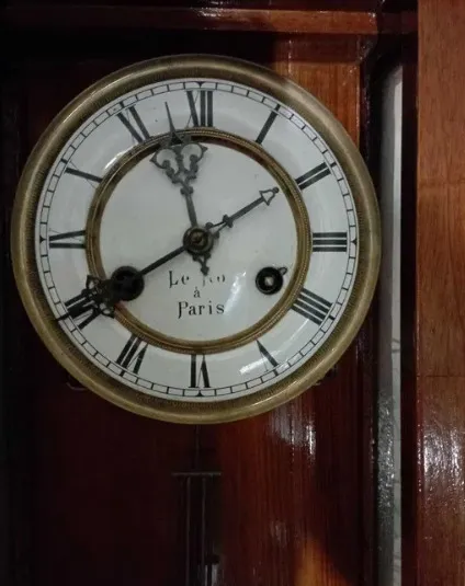 Часы настенные Le Roi a Paris З аукціону