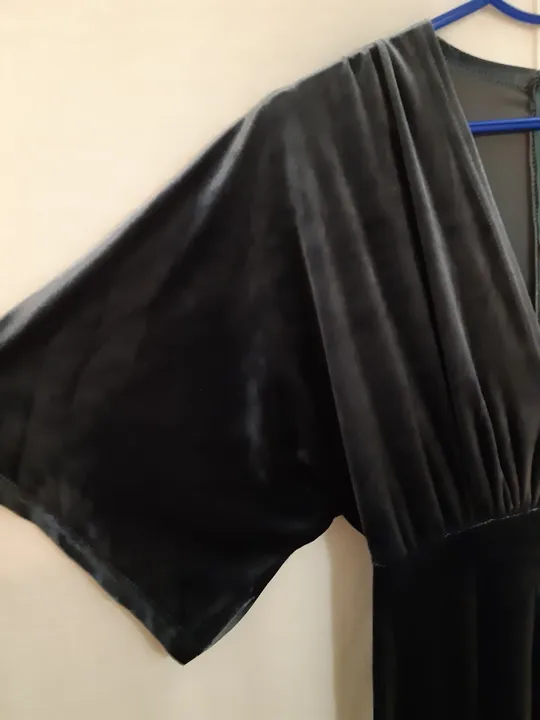 Сукня велюр сірого кольору. Недорого