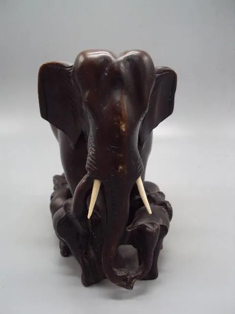 Фигура пластик слон слоны слониха и слонята высота 15,2 см тяжелые 1,7 кг №10544 З аукціону