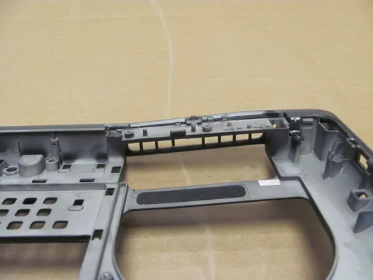 номер0999-3 Кришка дно піддон корпуса Нижний корпус (дно) для ноутбука Низ AM1DJ000401 0HGRKM для Dell Precision 7710 7720 оригінал На торгах