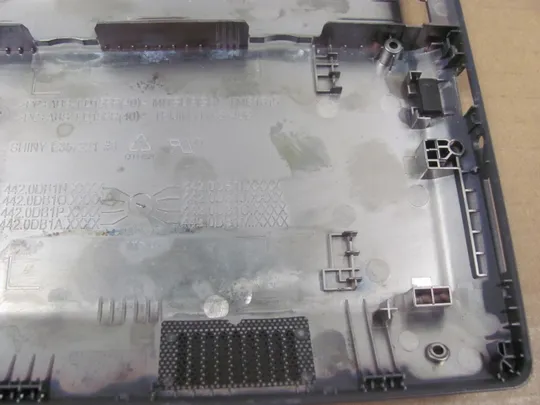 номер0881-28 Кришка дно піддон корпуса 5CB0R33568 460.0DB21.0021  для Lenovo V130-15 V130-15IKB  оригінал Недорого