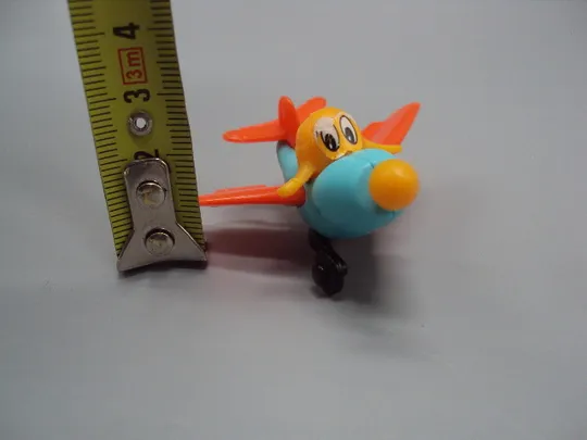 Купити Фигурка киндер сюрприз самолет с глазками Disney самолетик бежит №18590м