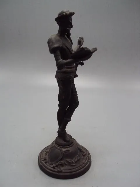 Фигура чугун Касли статуэтка Дон Кихот со шпагой и книгой высота 19 см (№ 757) №14001 Інтернет-аукціон